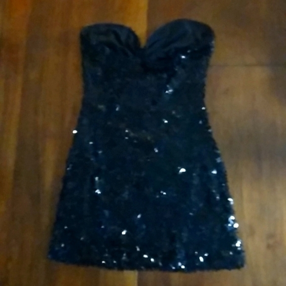 Mini dress - Picture 2 of 2